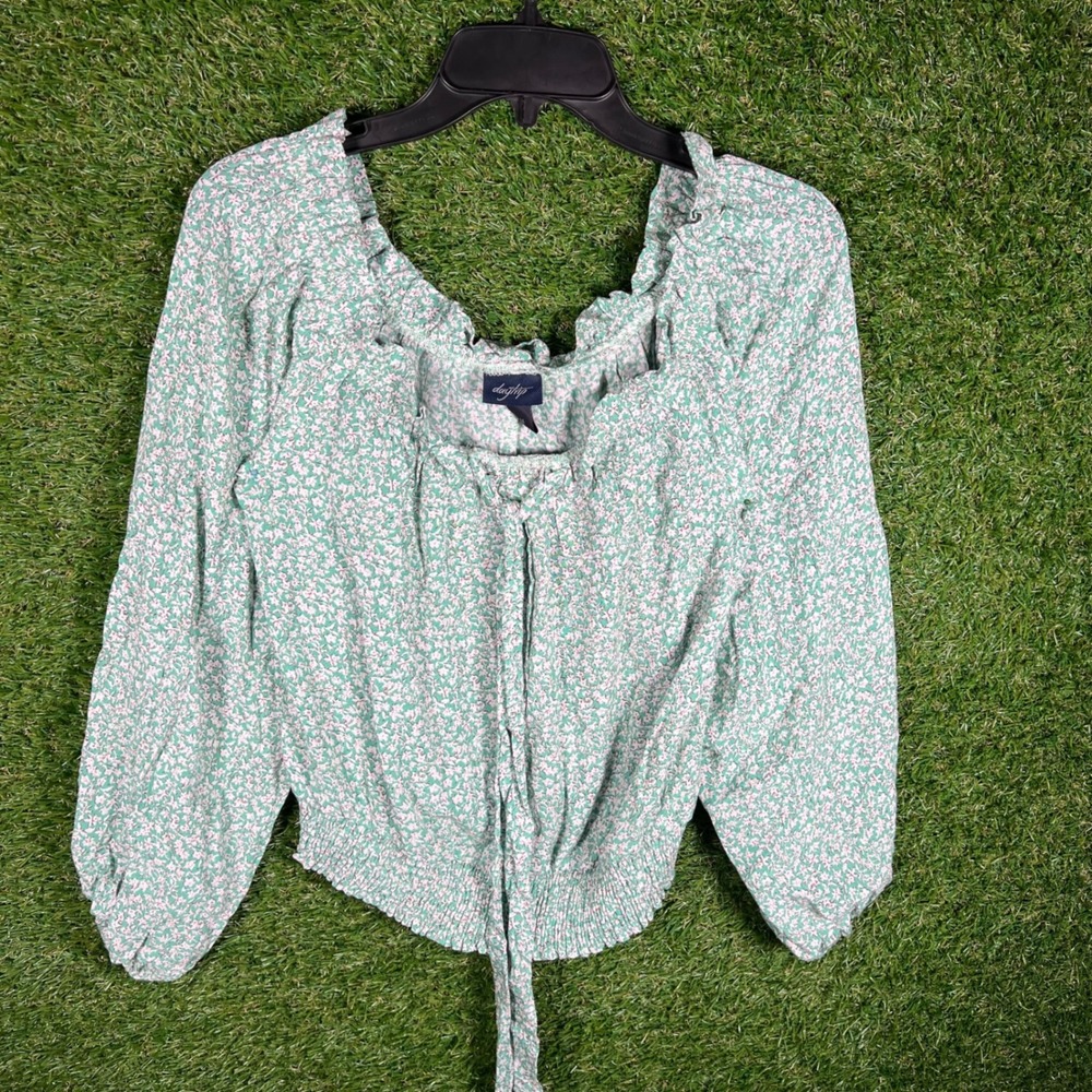 Daytrip Buckle Sage Green Floral Smocked Peasant Blouse Top Medium NWT